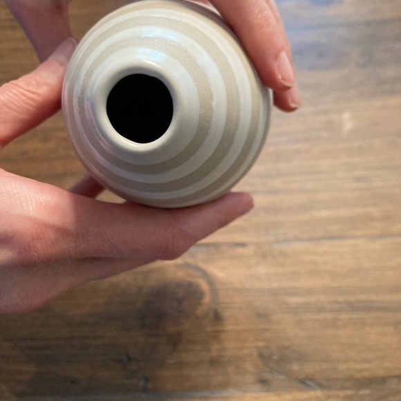 Jonathan Adler Stripe Vase - Picture 4 of 7